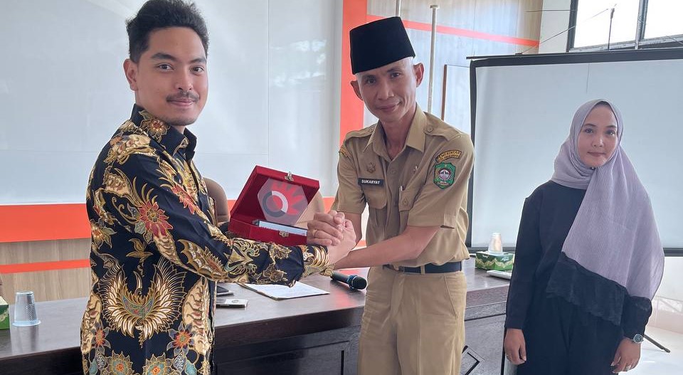 Sinergi Telkom dan UMKM Singkawang: Dari Sertifikasi Halal hingga Katalog Digital