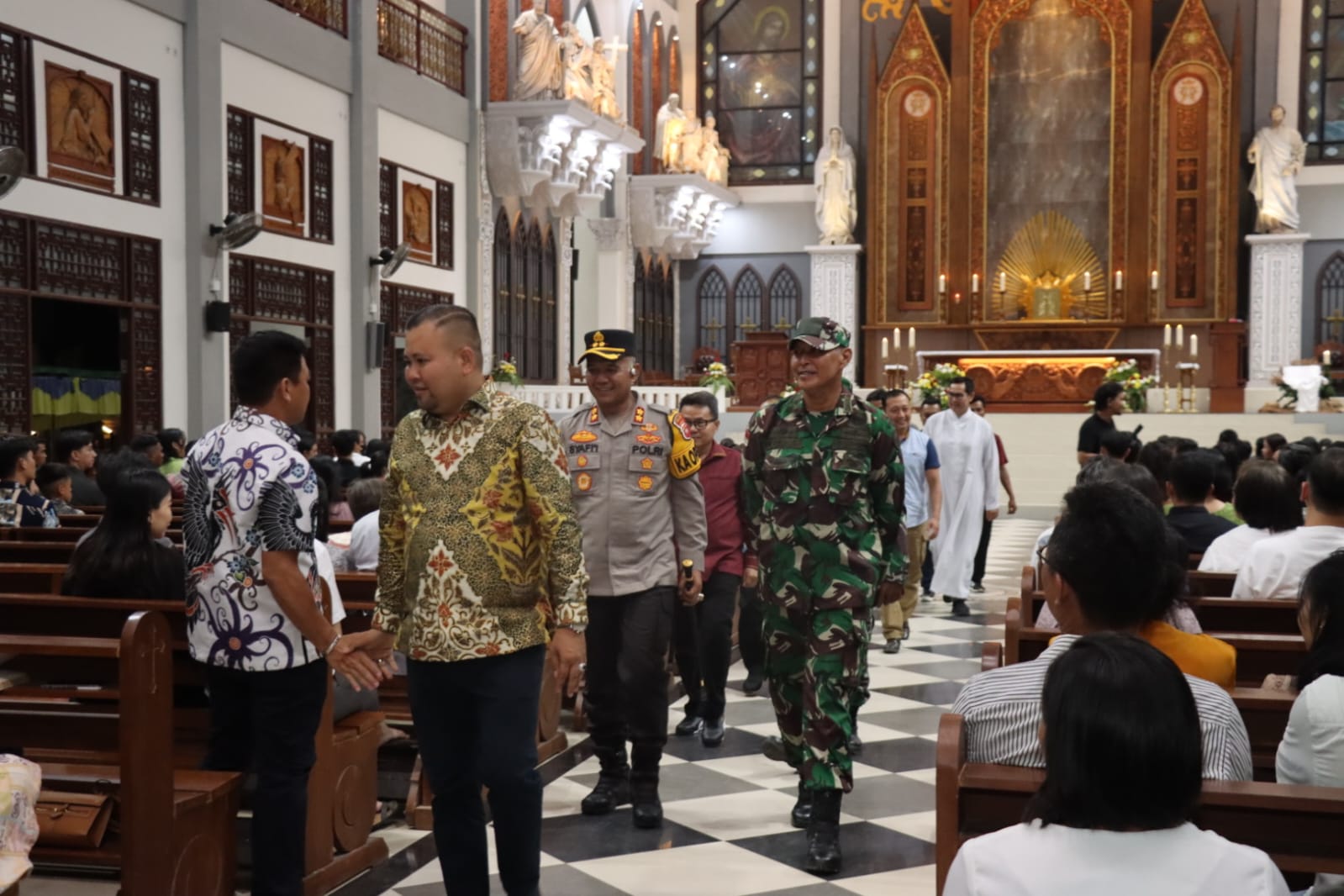 Jajaran Forkopimda Kabupaten Melawi Pastikan Keamanan Ibadah Malam Natal