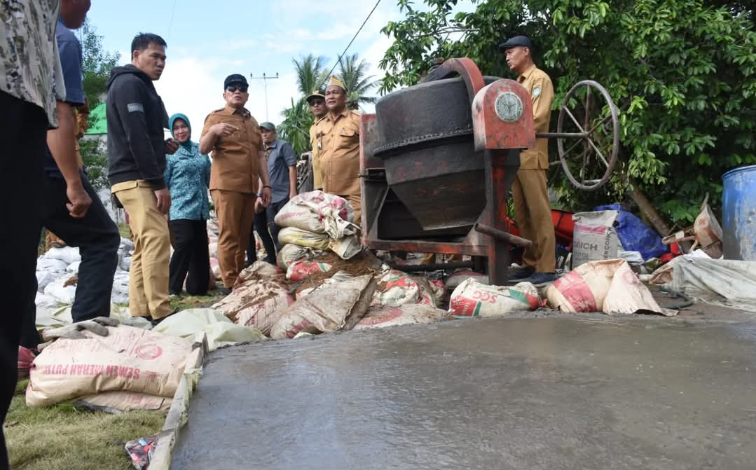 Bupati Kubu Raya Sujiwo Tinjau Jalan Poros Batu Ampar, Target Selesai Sebelum 2028