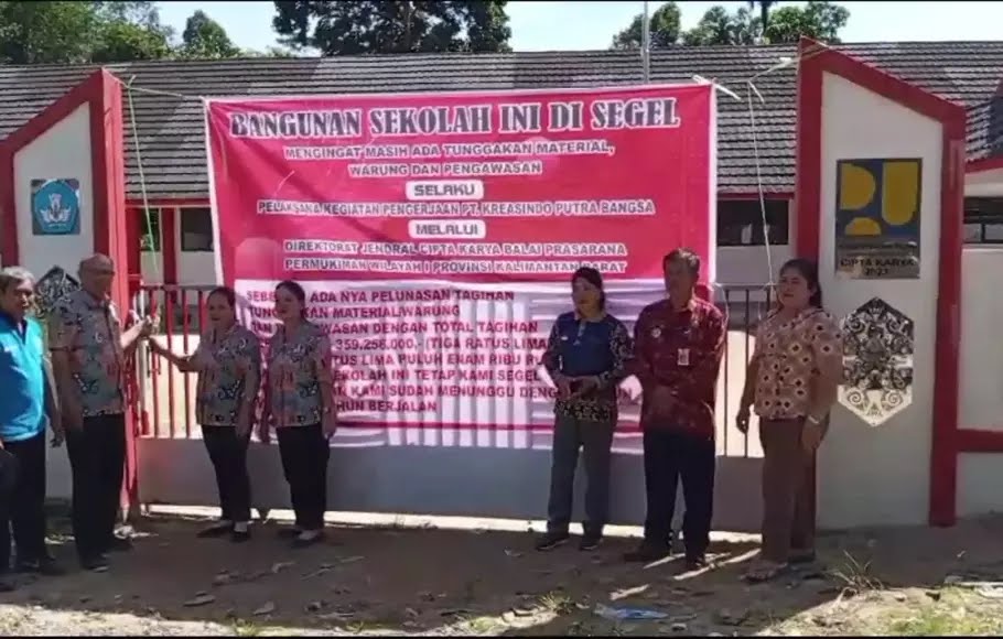 Miris !! Salah Satu Bangunan SD Negeri di Kalbar Disegel karena Utang Proyek