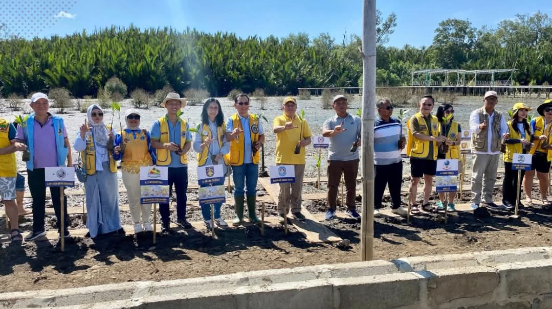 Upaya Tekan Dampak Perubahan Iklim, Kubu Raya Tanam Puluhan Ribu Mangrove