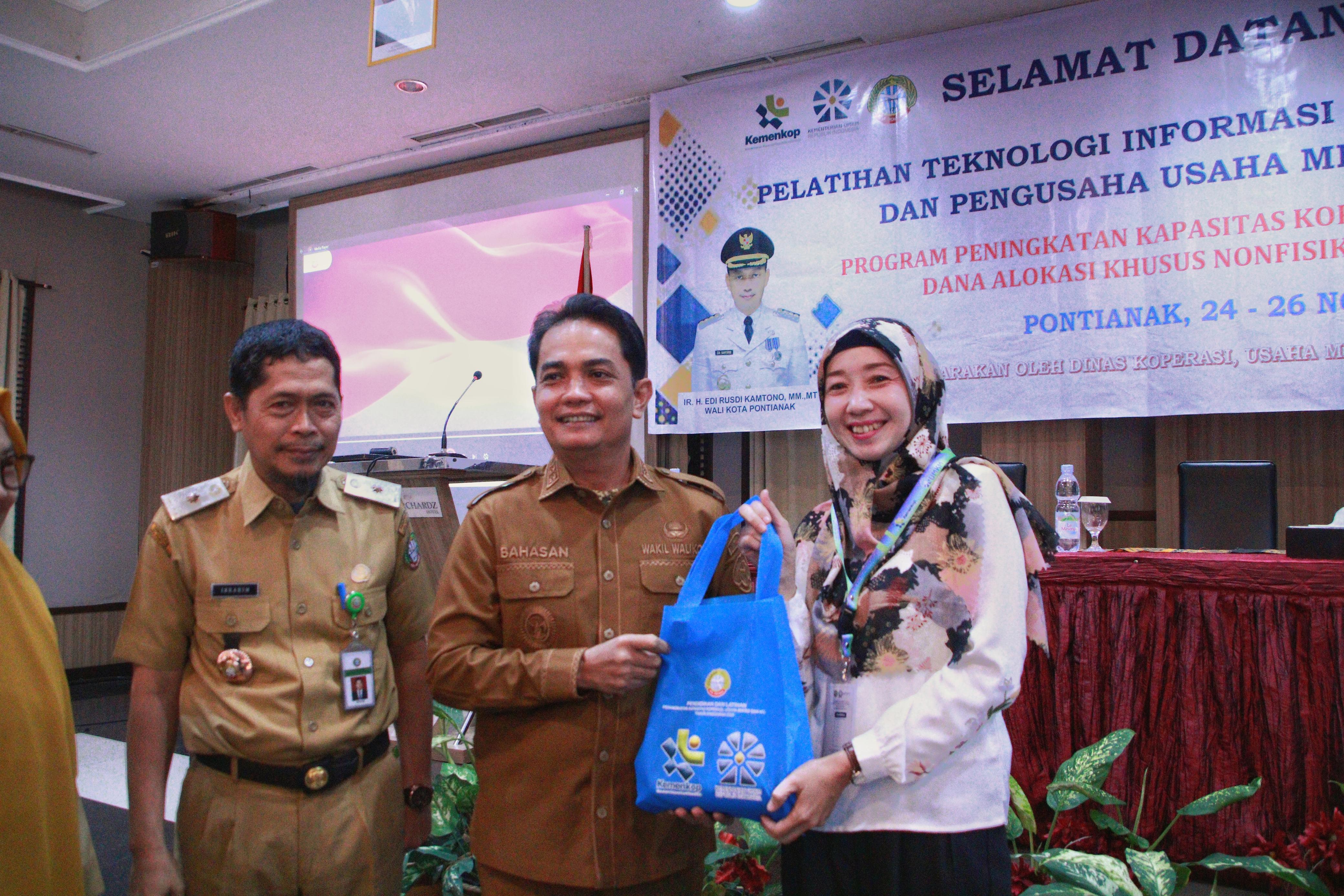 Pemkot Pontianak Dorong Digitalisasi Koperasi, Wawako Bahasan Tekankan Perubahan Mindset