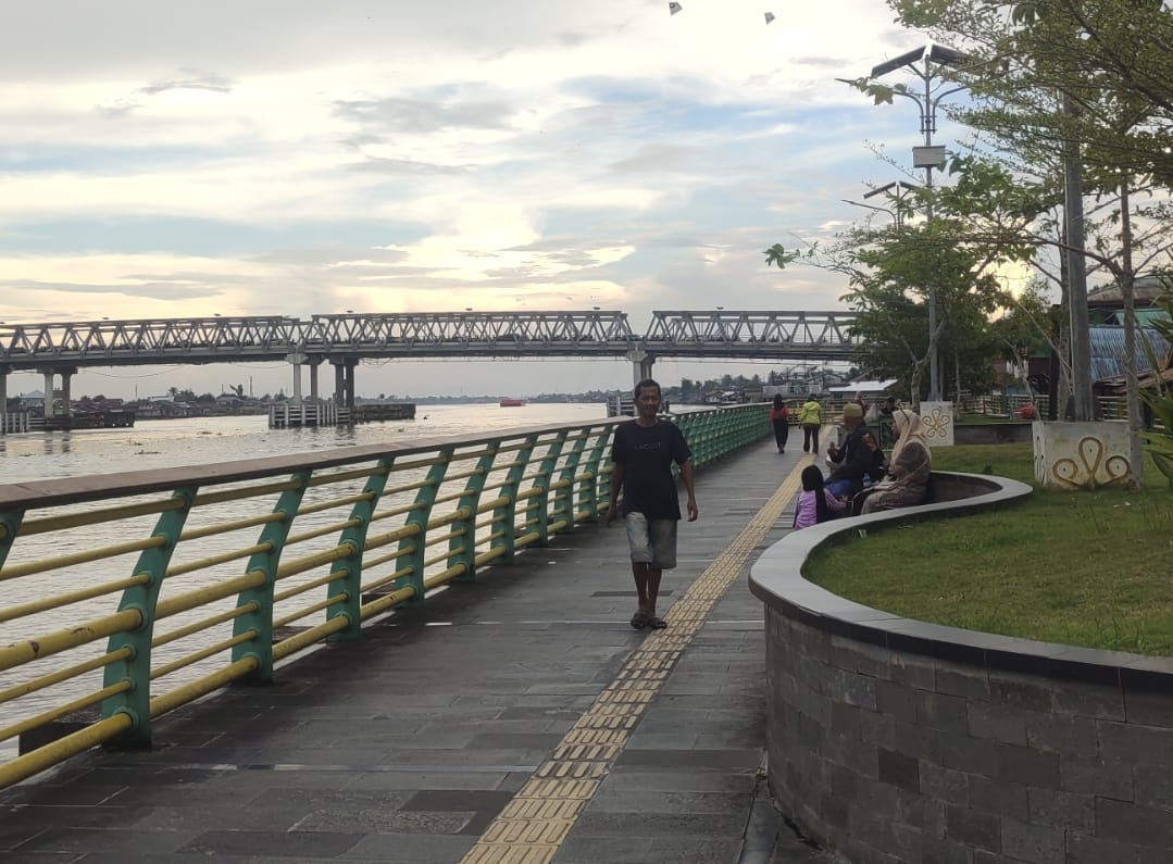 Jejak Tradisi Tepi Sungai Kapuas yang Perlahan Memudar di Pontianak