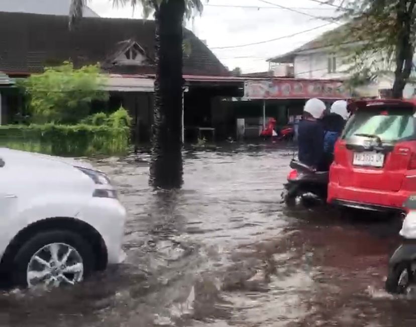  Sering Kali Menjadi Sasaran Banjir, Warga Keluhkan Parit Besar Banyak yang Sumbat 