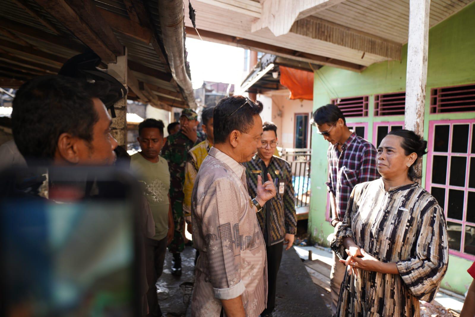 Tinjau Korban Kebakaran di Beting, Wako Edi Pastikan Bantuan Segera Disalurkan