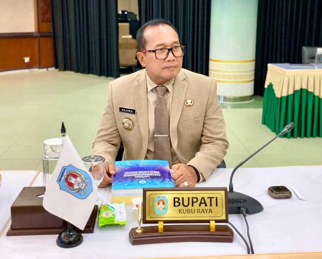 Bupati Kubu Raya Raih Penghargaan di Ajang TOP BUMD Awards