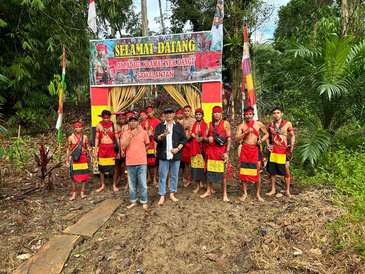 Jakius Sinyor Hadiri Ulang Tahun ke-5 Tempat Keramat Nek Dangi di Desa Samalantan