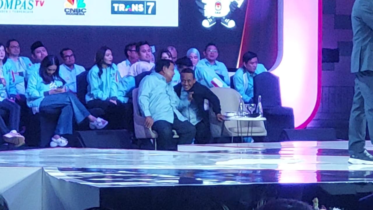 Tarik Baju Bahlil, Netizen: Tidak Gemoy