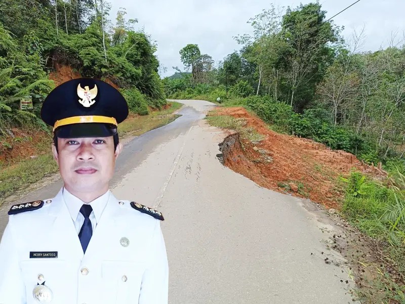 Longsor di Desa Lingkar Indah, Camat Sayan Harap Pemprov Kalbar Segera Ambil Tindakan 