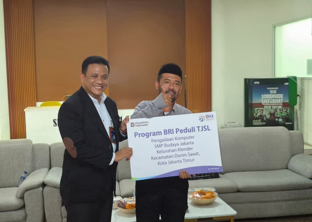 BRI Salurkan CSR Pengadaan Komputer untuk Tiga Sekolah di Jakarta Timur