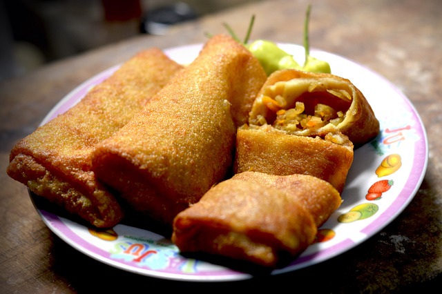 Menjelajahi Enam Makanan Ikonik Pontianak Ketika Mengunjungi Pontianak, Salah Satunya Adalah Lumpia