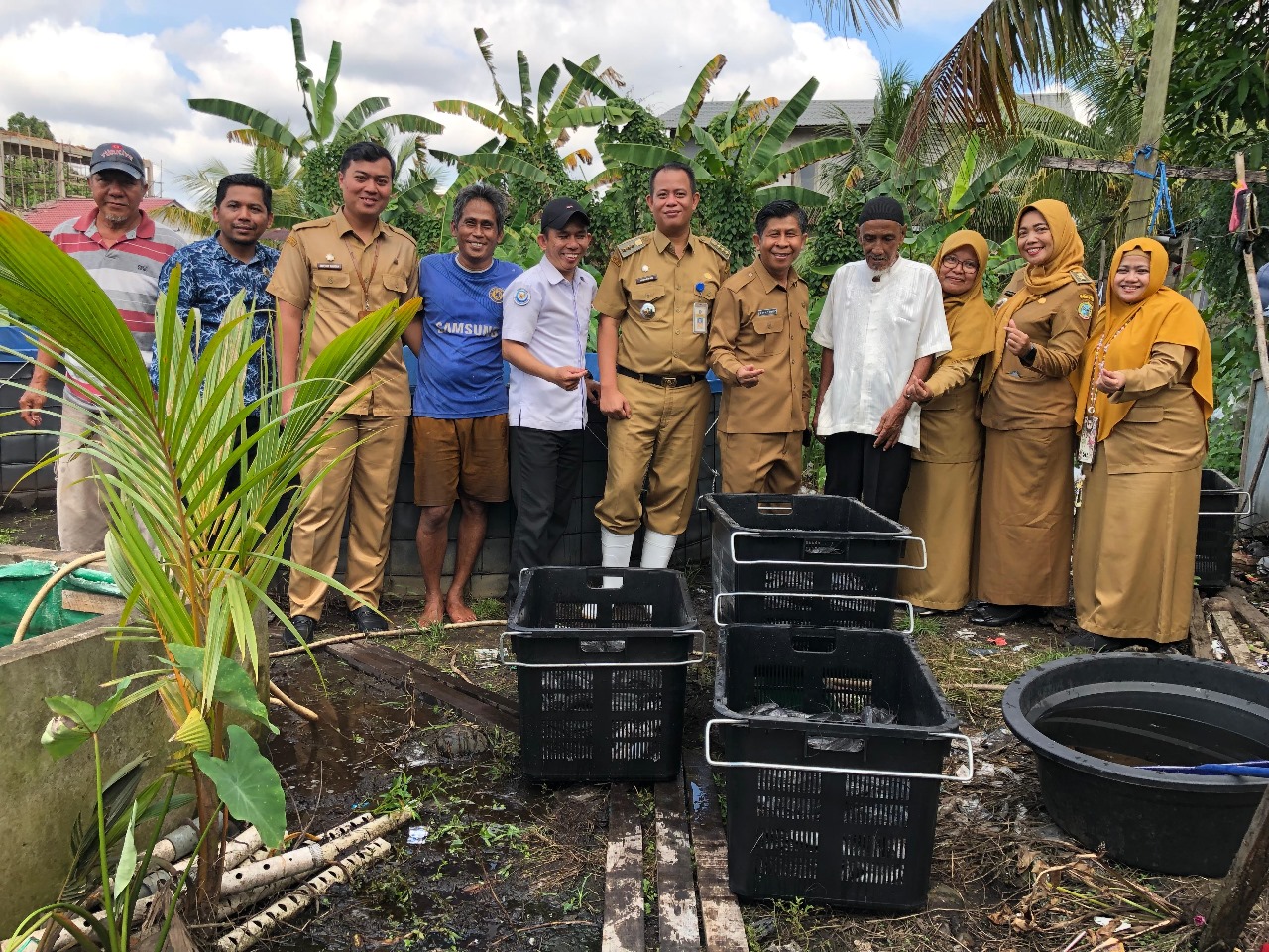 Pembudidaya Ikan ‘Kampung Sehat’ Panen 135kg Ikan Lele, Dukung Program Prioritas Wali Kota