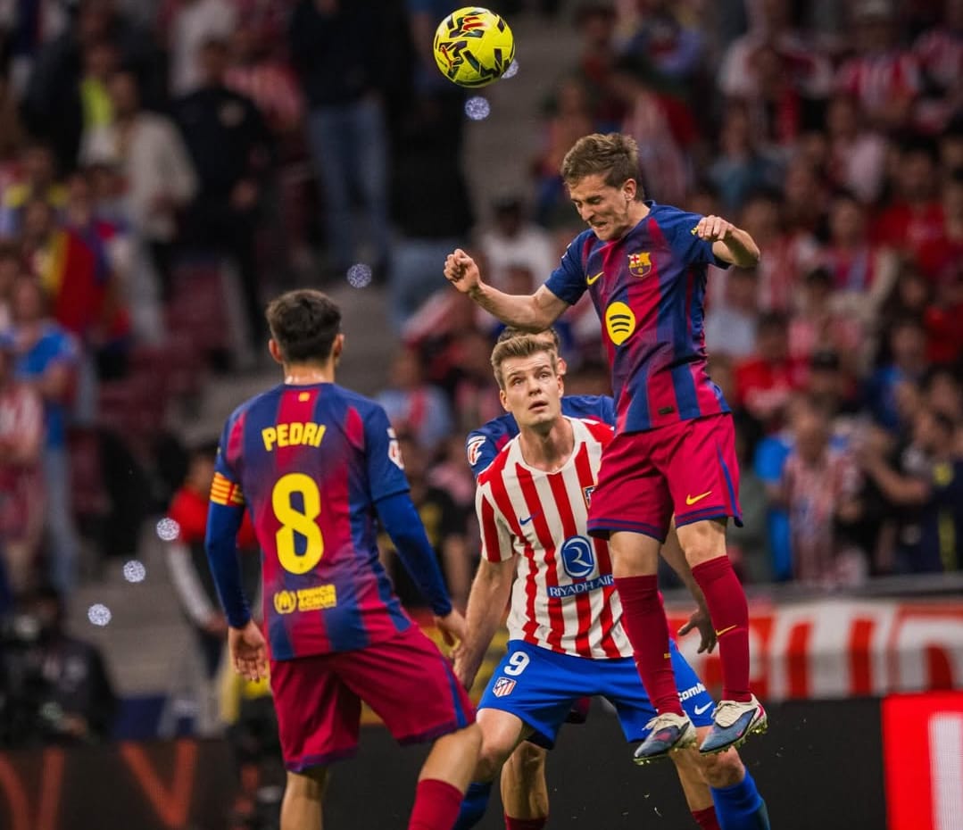 Analisis Taktik Atletico Madrid vs Barcelona: Cara Hansi Flick Manipulasi Ruang lewat Double False Nine