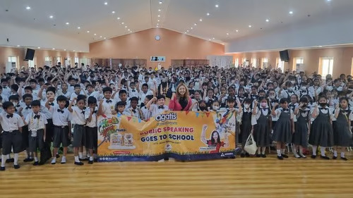 Kemeriahan Workshop Public Speaking di SD dan SMP Cinta Kasih Tzu Chi Bersama Priska Sahanaya