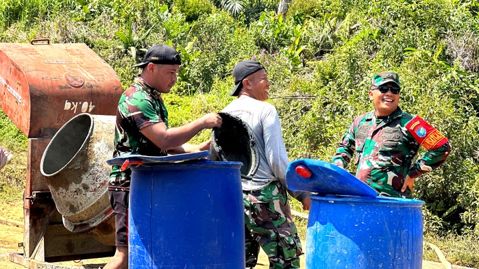 Turun ke Lapangan, Dandim Mempawah Pastikan Progres TMMD Imbangan ke-121 Berjalan dengan Baik