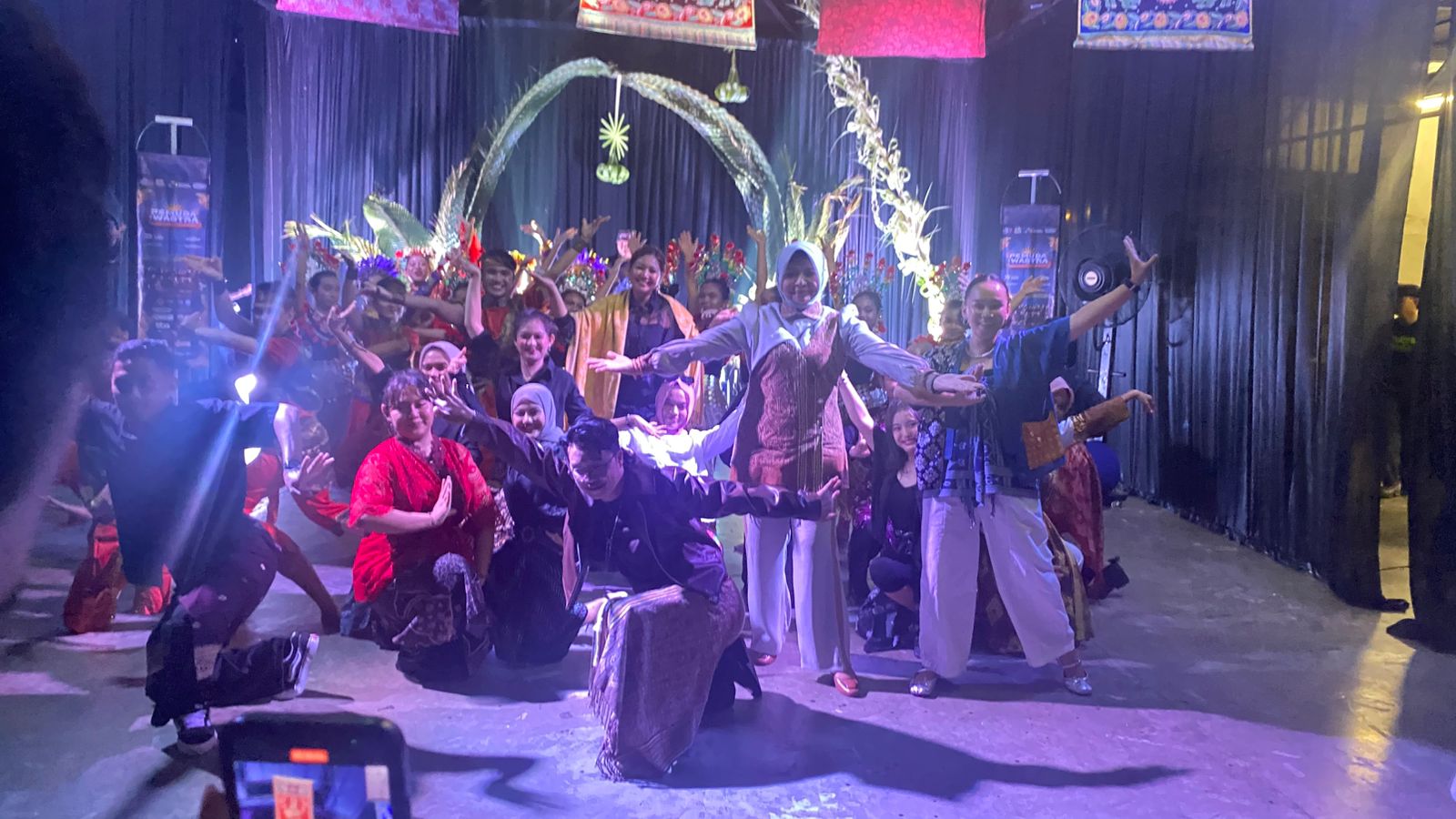 Komunitas Corak Insan Sukses Gaungkan Budaya Kalbar Lewat Wastra, Antar Budaya ke Panggung Dunia