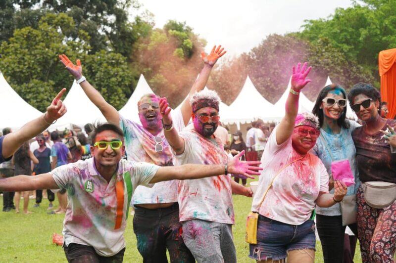 Festival Holi di Jakarta: Sebuah Perayaan Penuh Kebahagiaan, Warna, dan Warisan Budaya