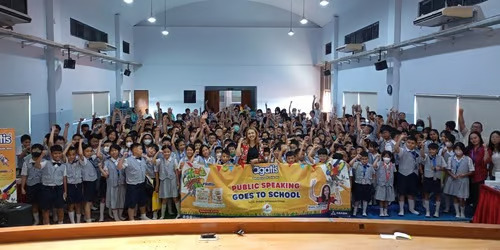 Meningkatkan Kecerdasan Berbahasa Anak Melalui Public Speaking di SD Katolik Abdi Siswa Bersama Coach Priska