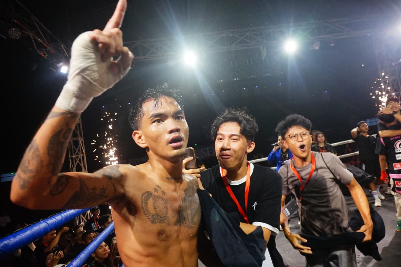 Satria Mahatir Raih Kemenangan Gemilang di Borneo Combat Championship Pontianak, Siap Tantang Reza Oktovian