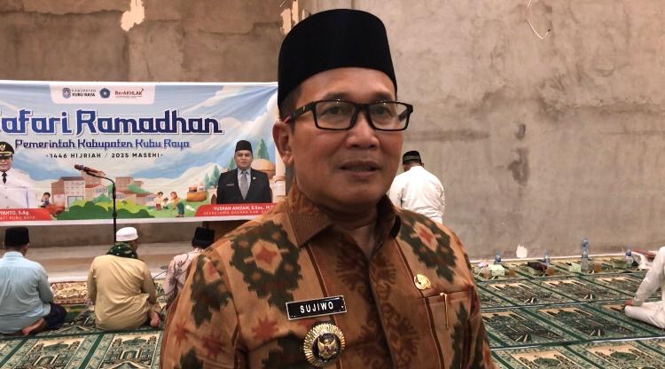 Sujiwo Targetkan Pembangunan Masjid Nurul Jannah dan Jalan Poros Desa Mega Timur Selesai Tahun Ini