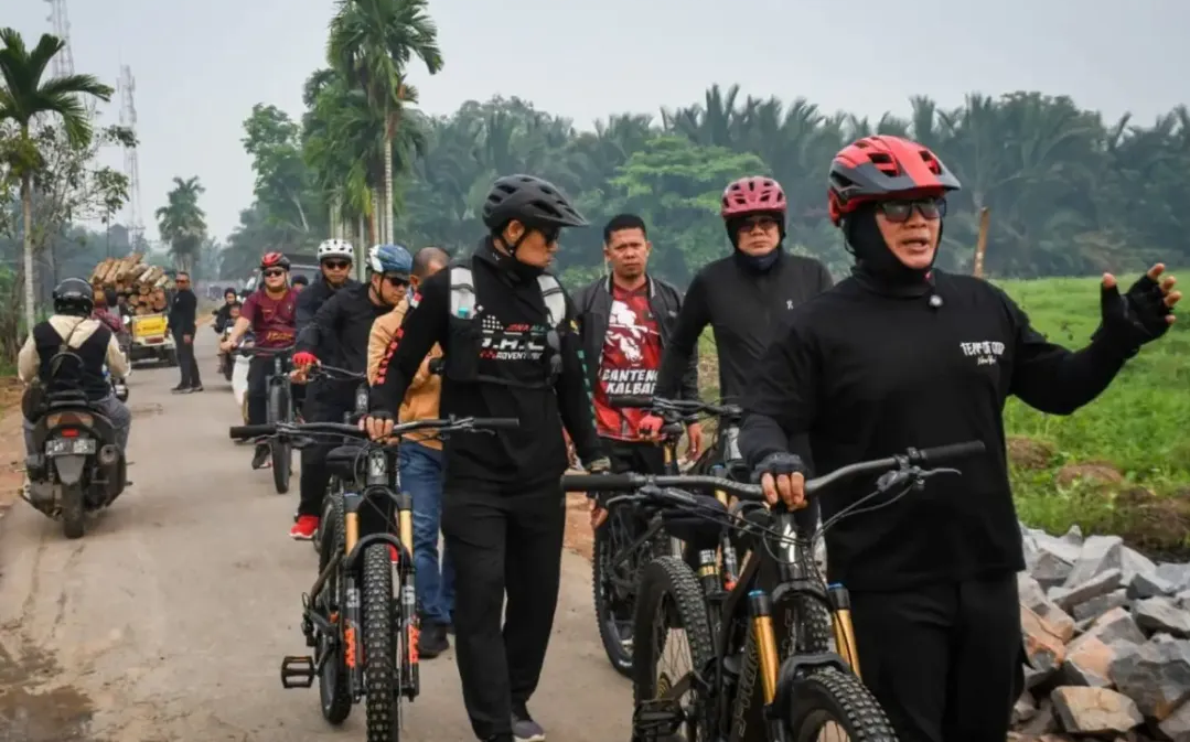 Jalan Penghubung Sejumlah Desa di Kubu Raya Dibangun Bertahap, Ini Kata Bupati Sujiwo