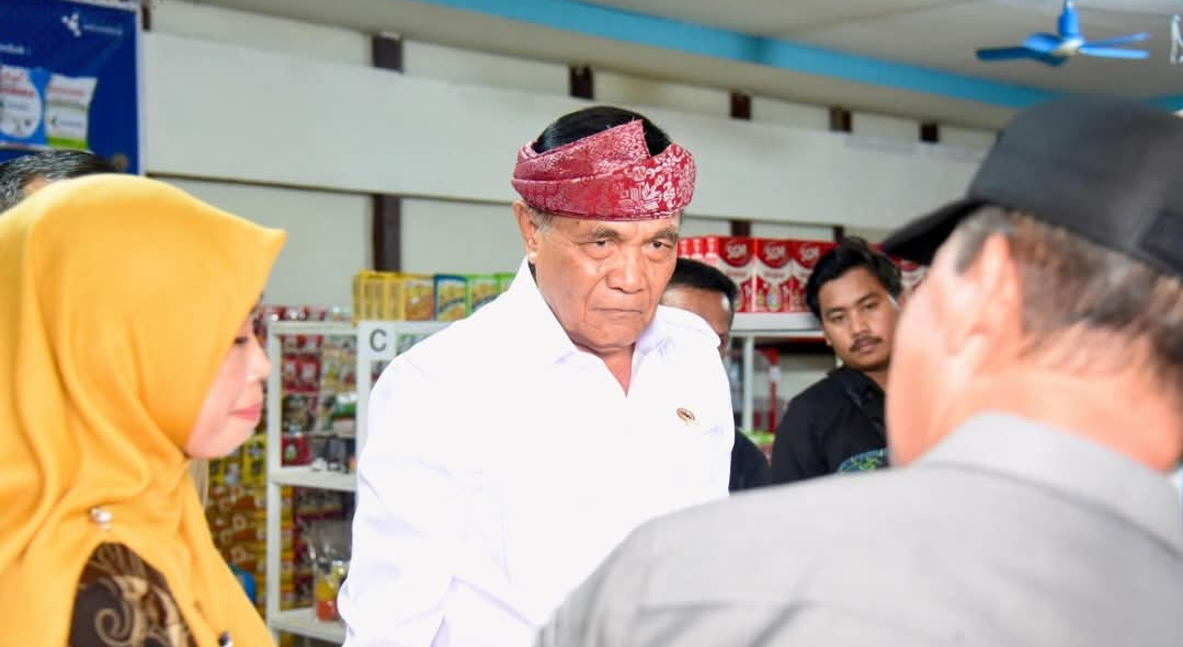 Kunjungi Kubu Raya, Menko Polkam Terima Keluhan Pengelola KDMP Jeruju Besar