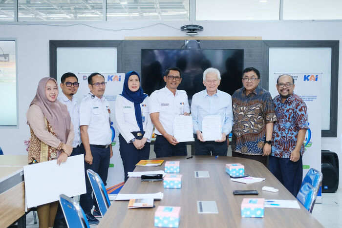 Dukung Konektivitas Transportasi Kampus, KAI Divre III Palembang Berikan Bantuan Program Bina Lingkungan