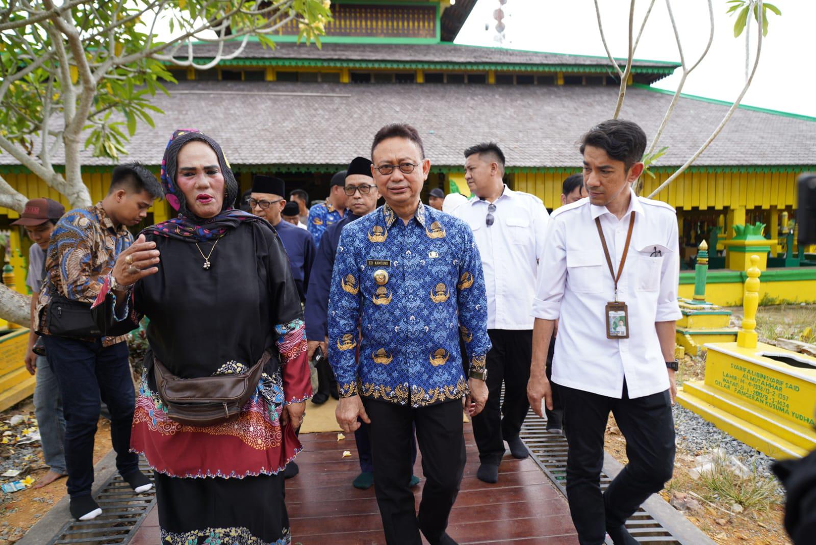 Revitalisasi Makam Kesultanan Rampung, Edi Ajak Warga Rawat Bersama