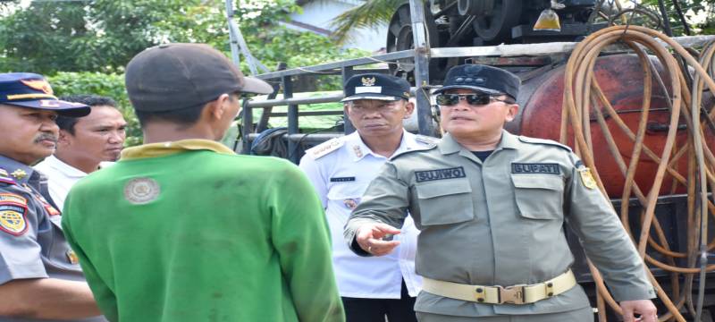 Imbauan Diabaikan, Bupati Sujiwo Pantau Langsung Penertiban Parkir Liar di Tugu Alianyang