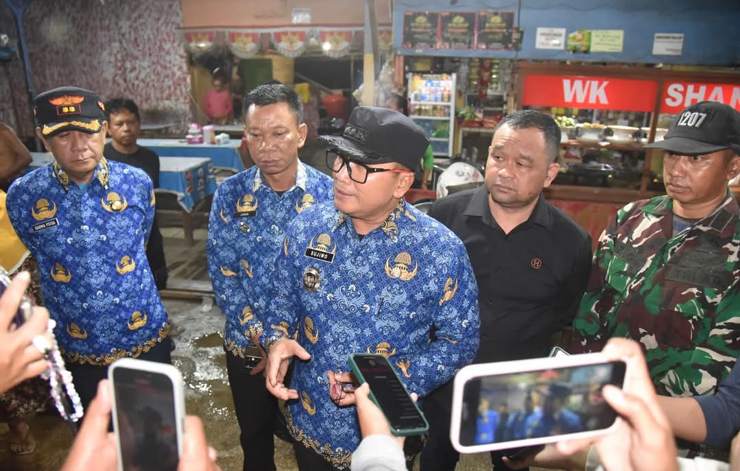 Bupati Kubu Raya Upayakan Solusi Relokasi Pedagang Kios di Jalur Hijau