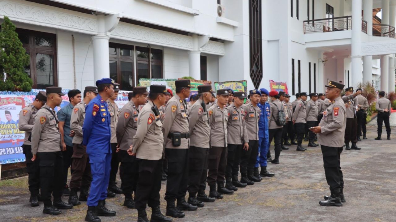 Polres Mempawah, Kodim 1201/Mph, dan Instansi Terkait Amankan Pelantikan Anggota DPRD Kabupaten Mempawah 2024