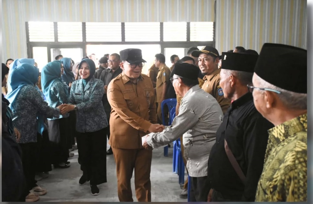 Hadiri Musrenbang Kubu, Bupati Sujiwo Pastikan Program Prioritas Daerah Berlanjut 