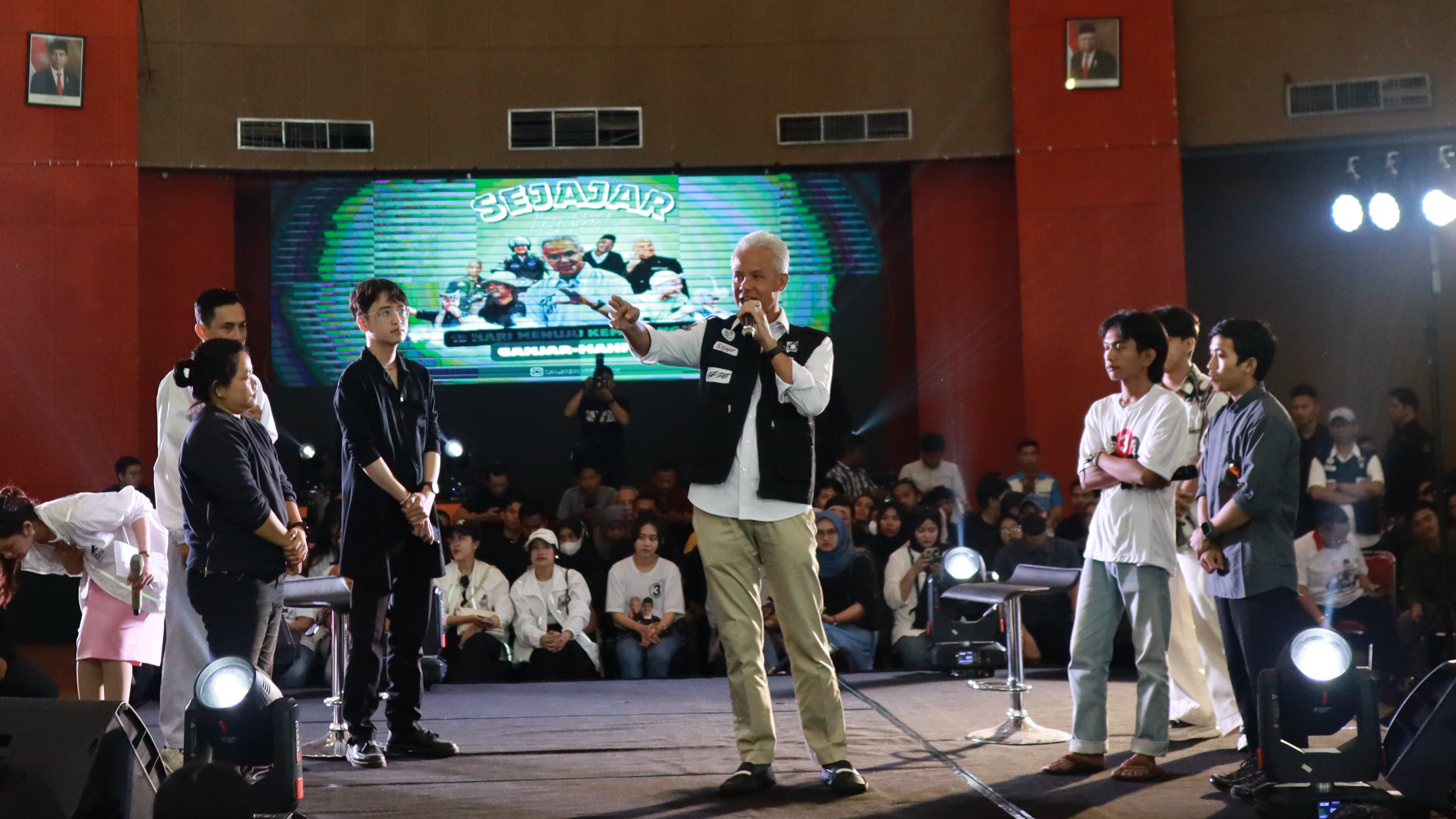 Ganjar Pranowo Melakukan Diskusi dengan Para Mahasiswa di Pontianak, Harapannya Bisa Membawa Gagasan Segar