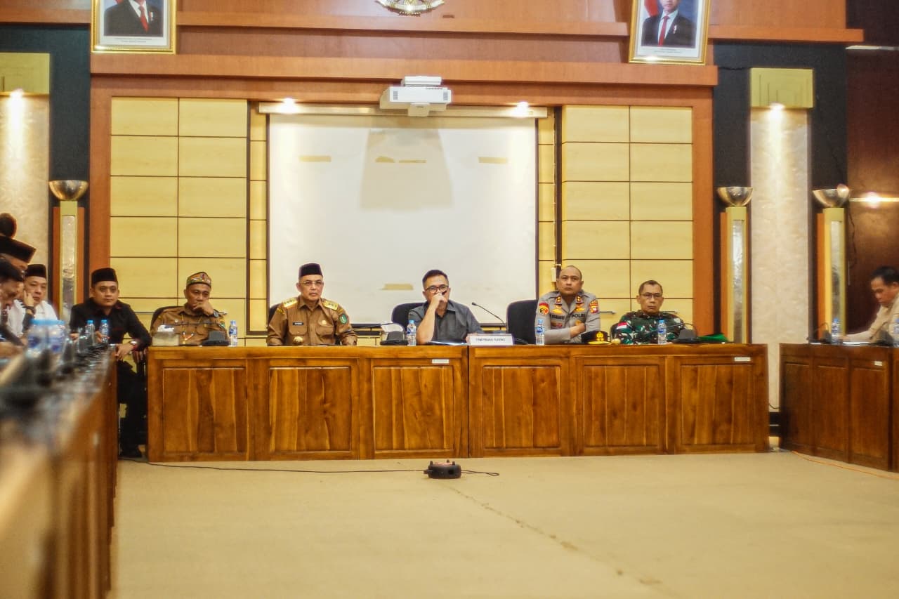 GMNI Kalbar Suarakan 7 Tuntutan di DPRD Kalbar: Tunjangan DPR hingga Isu Lokal