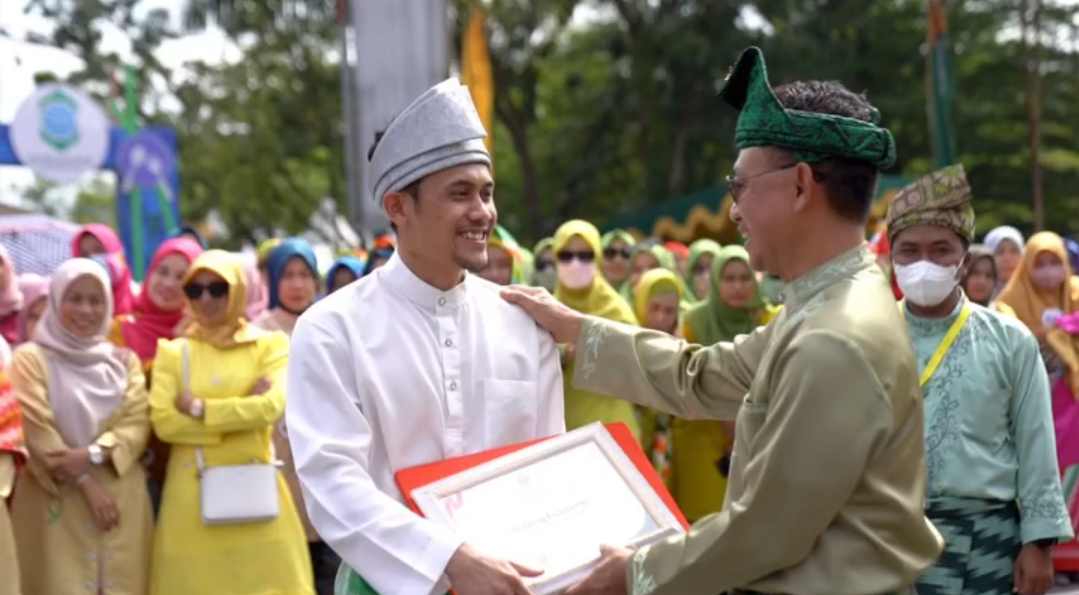 Veddriq Leonardo Sumbang Medali Emas, Siap Resmikan Mozaik dan Arena Panjat Tebing di Water Front Pontianak