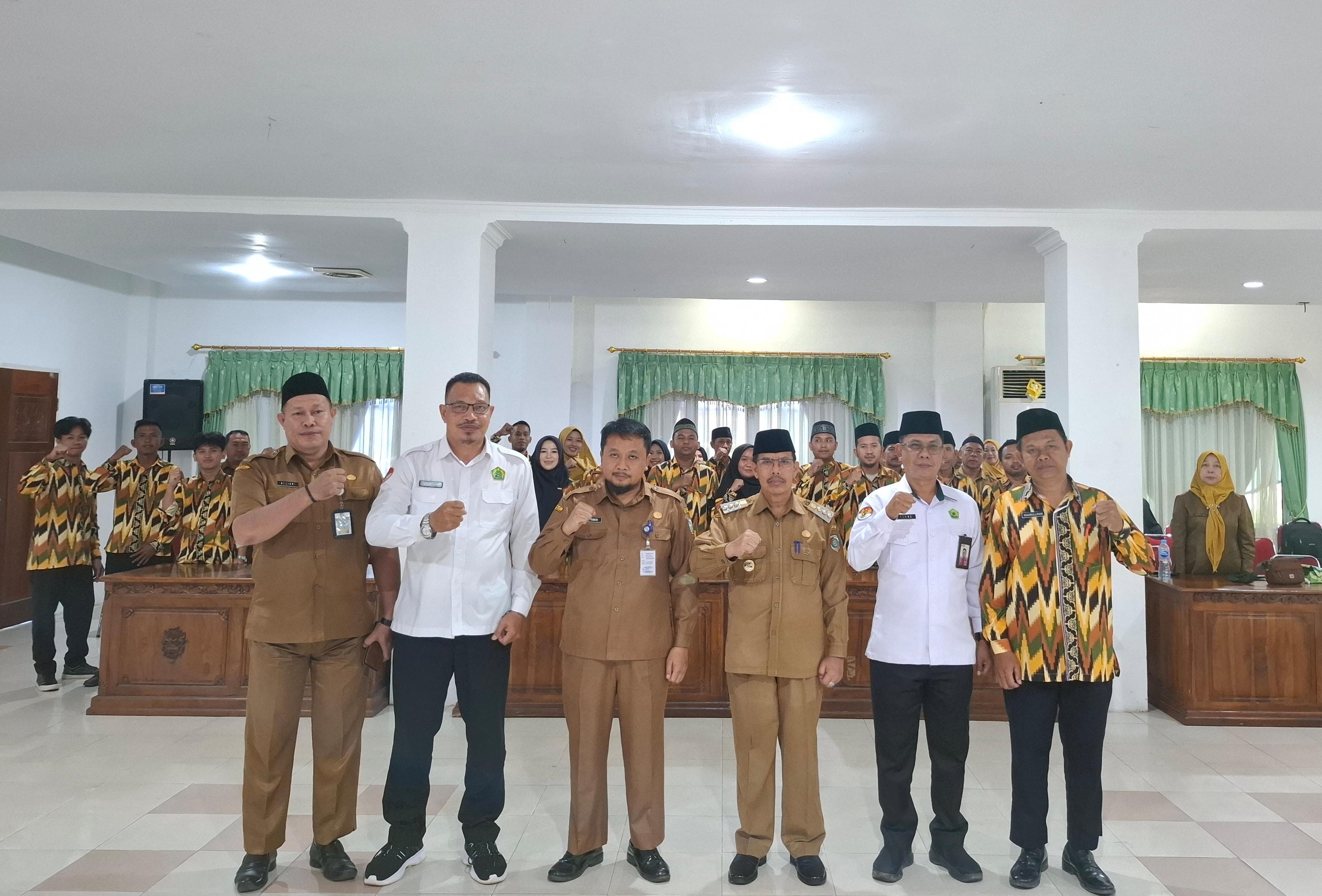 Lepas Kontingen AKSEN III, Pj Bupati Mempawah Harap Kontingen Ukir Prestasi Terbaik