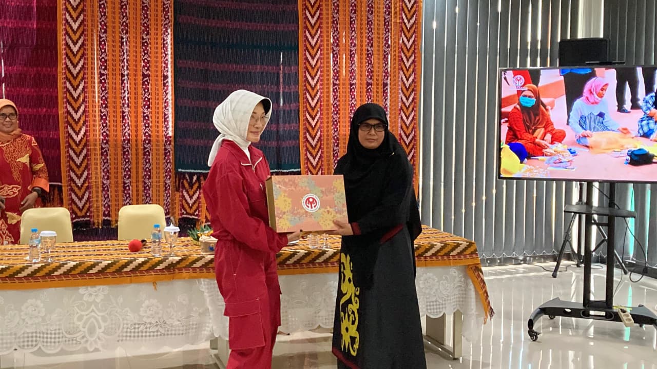 Ketua DWP Kementerian LH Kagumi UMKM Center Dekranasda Pontianak