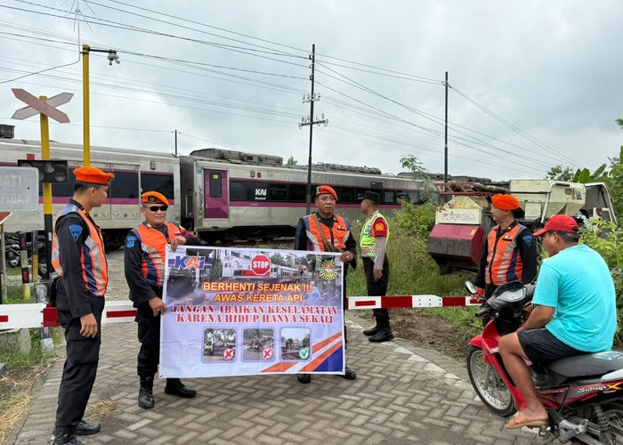 Serius Tekan Kecelakaan, KAI Daop 7 Madiun Lakukan 115 Sosialisasi Keselamatan Perlintasan Sepanjang 2025