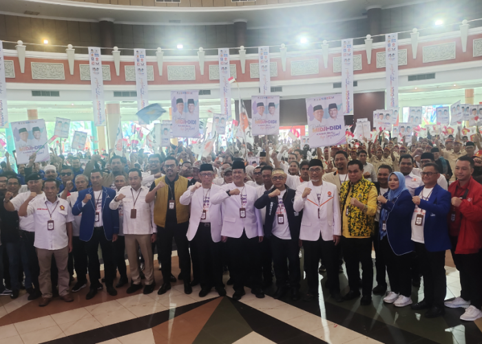 Midji-Didi Gelar Deklarasi di PCC Pontianak, Hadirkan Ratusan Masyarakat Kota Pontianak dan Delapan Partai