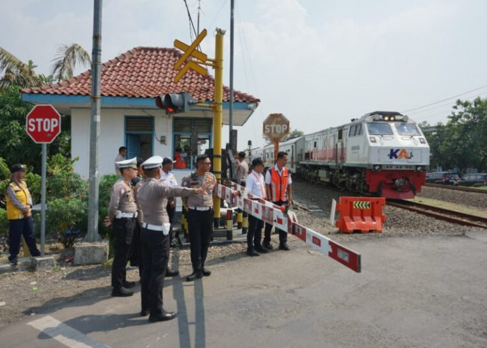 KAI Daop 4 Semarang Apresiasi Langkah Strategis Tim Asistensi Korlantas Polri dalam Peningkatan Keselamatan di