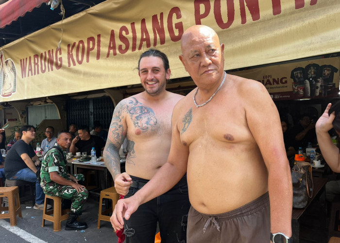 Selebgram Spanyol Ladislao Camara Carranza Hebohkan Warkop Asiang Pontianak