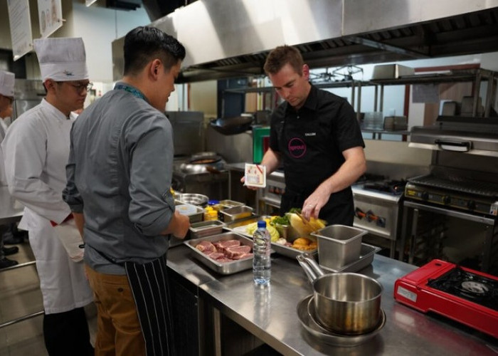 Hotel Management BINUS University Hadirkan Callum Hann, Australian MasterChef Personality