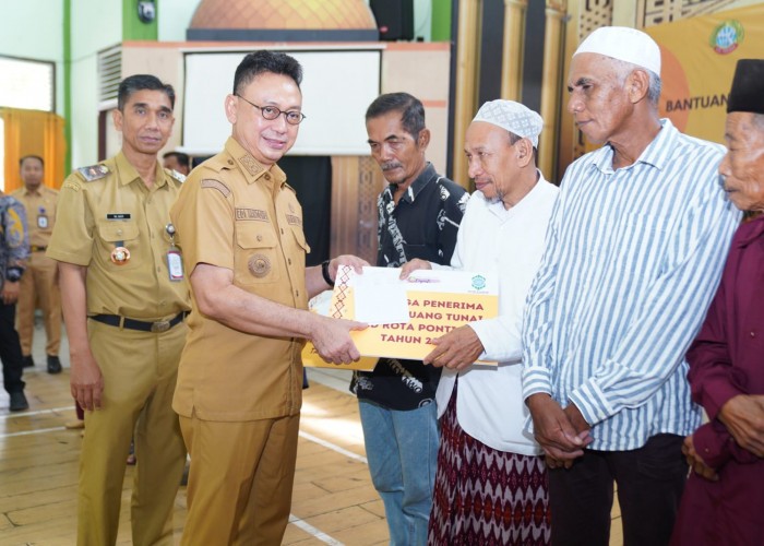 Penyerahan Simbolis Bantuan Sosial Uang Tunai APBD Pontianak Tahap 1 Tahun 2026