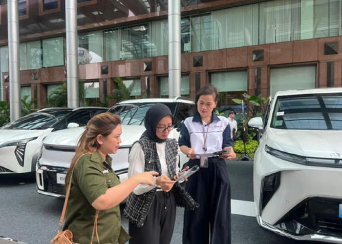 BRI Finance Dukung Kemandirian Finansial Perempuan Indonesia Lewat KKB