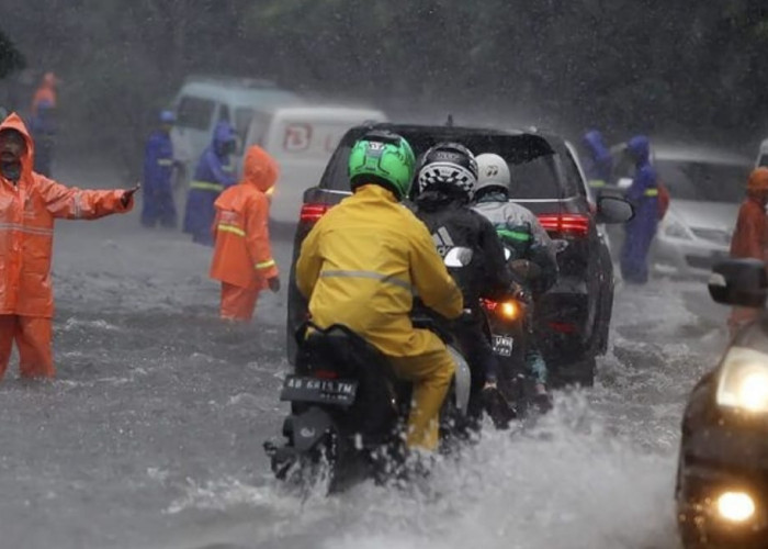 BMKG Peringatkan Potensi Cuaca Ekstrem di Kalimantan Barat, 18 - 23 Januari 2025