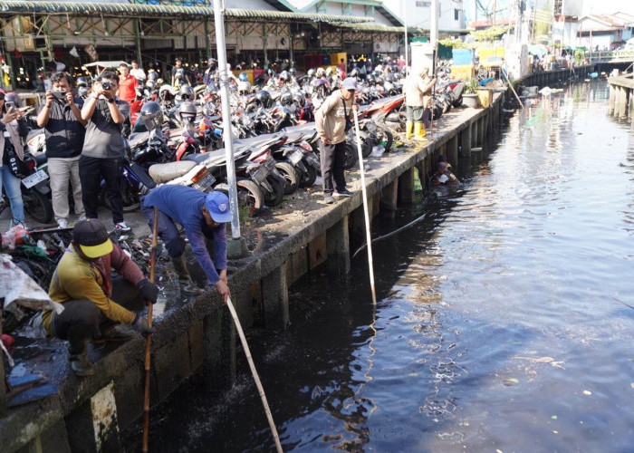 Pemkot Pontianak Gelar Gotong Royong Massal Serentak Peringati World Cleanup Day 2025