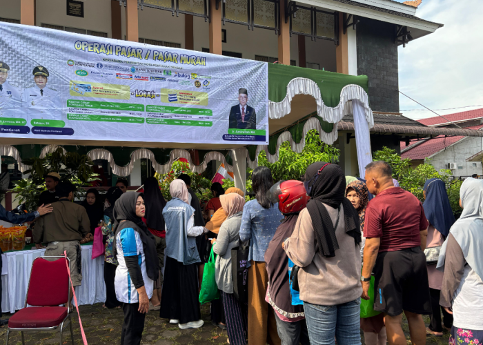 Warga Pontianak Kota Serbu Paket Sembako Murah