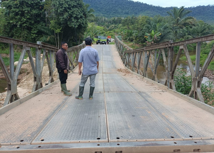 Jembatan Sungai Apin Roboh, Kapolsek Sayan Imbau Warga untuk Hati-hati