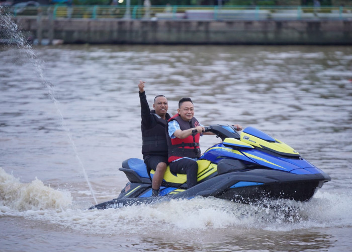Wako Edi Kamtono Jajal Jetski di Sungai Kapuas, Dorong Wisata Air Pontianak