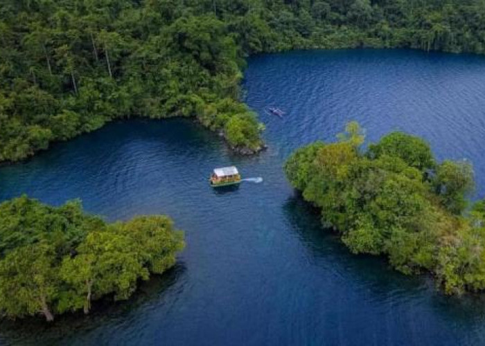 Eksplorasi Keindahan Alam Indonesia, Pesona Keindahan Danau Tercantik